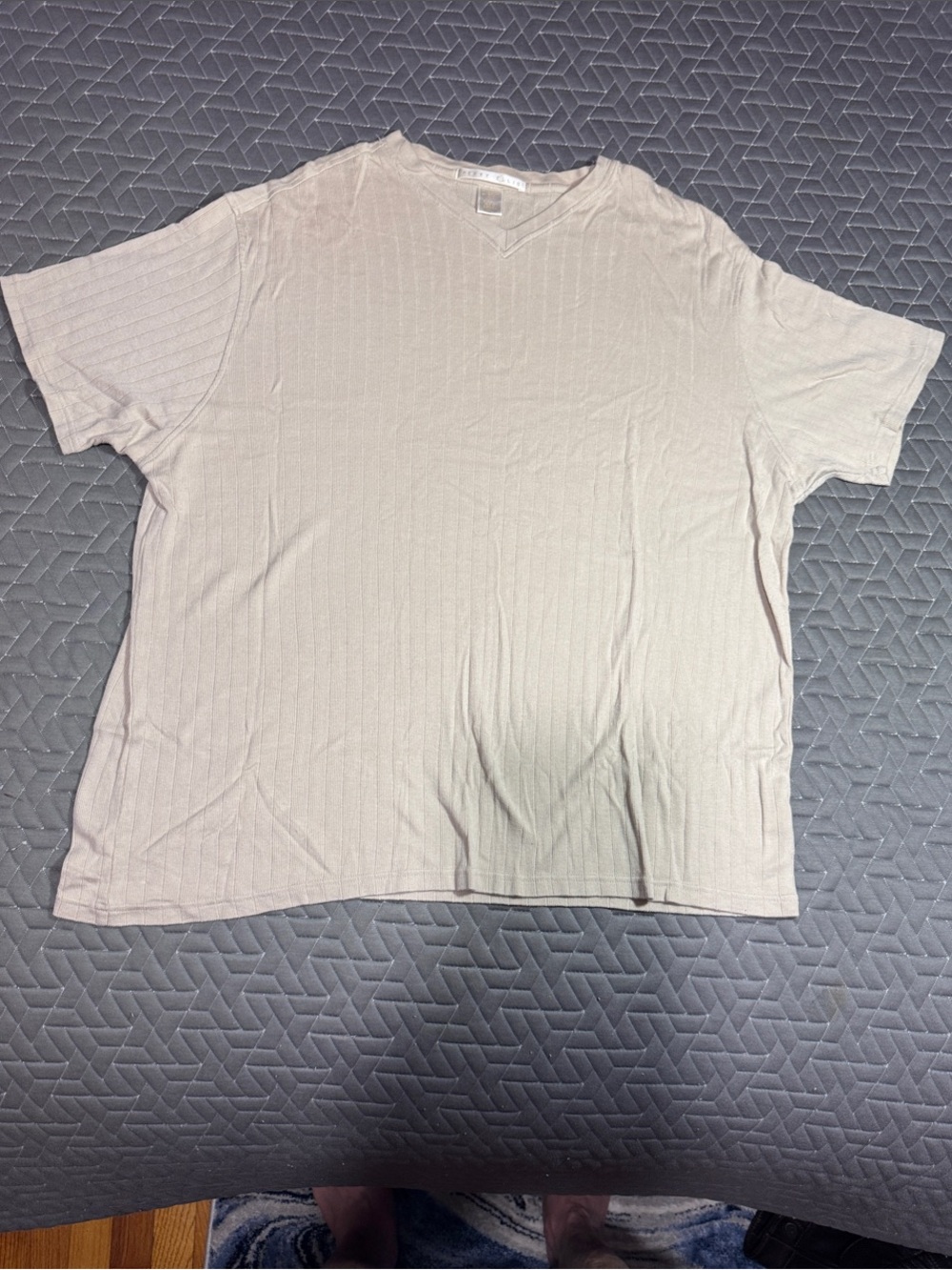 Perry Ellis Men's Short Sleeve V-Neck Tee in Light Tan